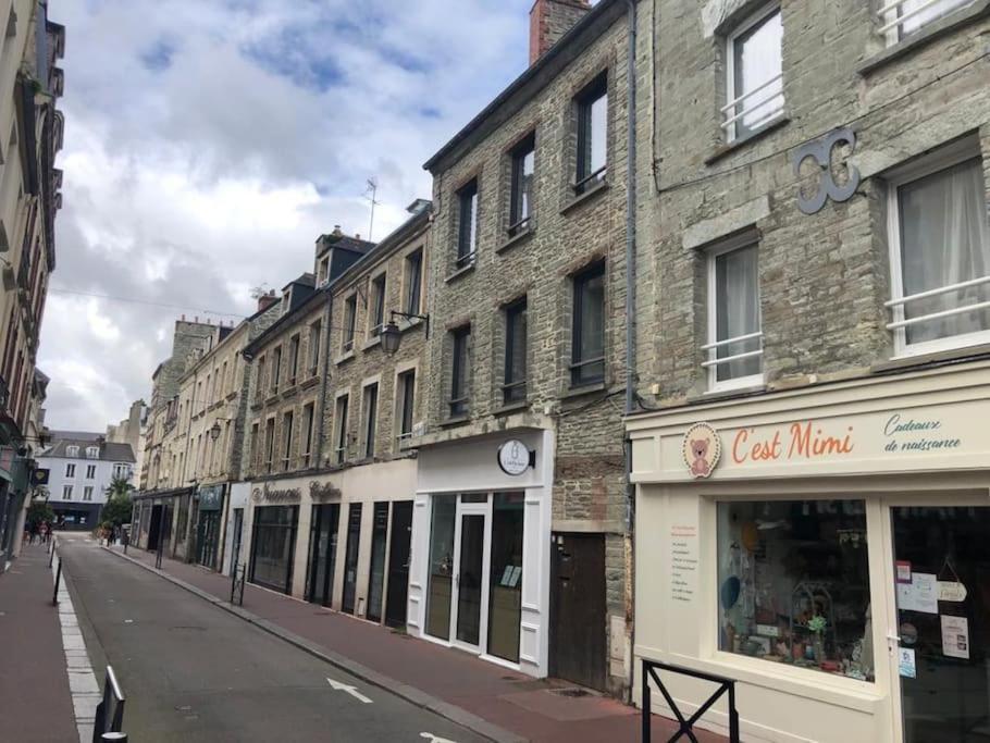 Duplex Parapluies De Cherbourg Netflix Parking Exteriér fotografie