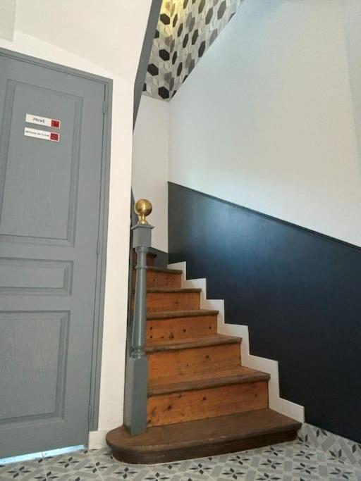Duplex Parapluies De Cherbourg Netflix Parking Exteriér fotografie