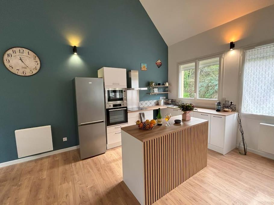 Duplex Parapluies De Cherbourg Netflix Parking Exteriér fotografie