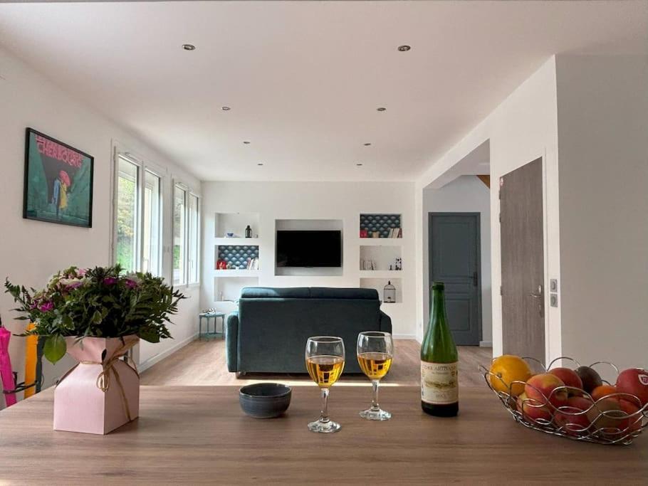 Duplex Parapluies De Cherbourg Netflix Parking Exteriér fotografie